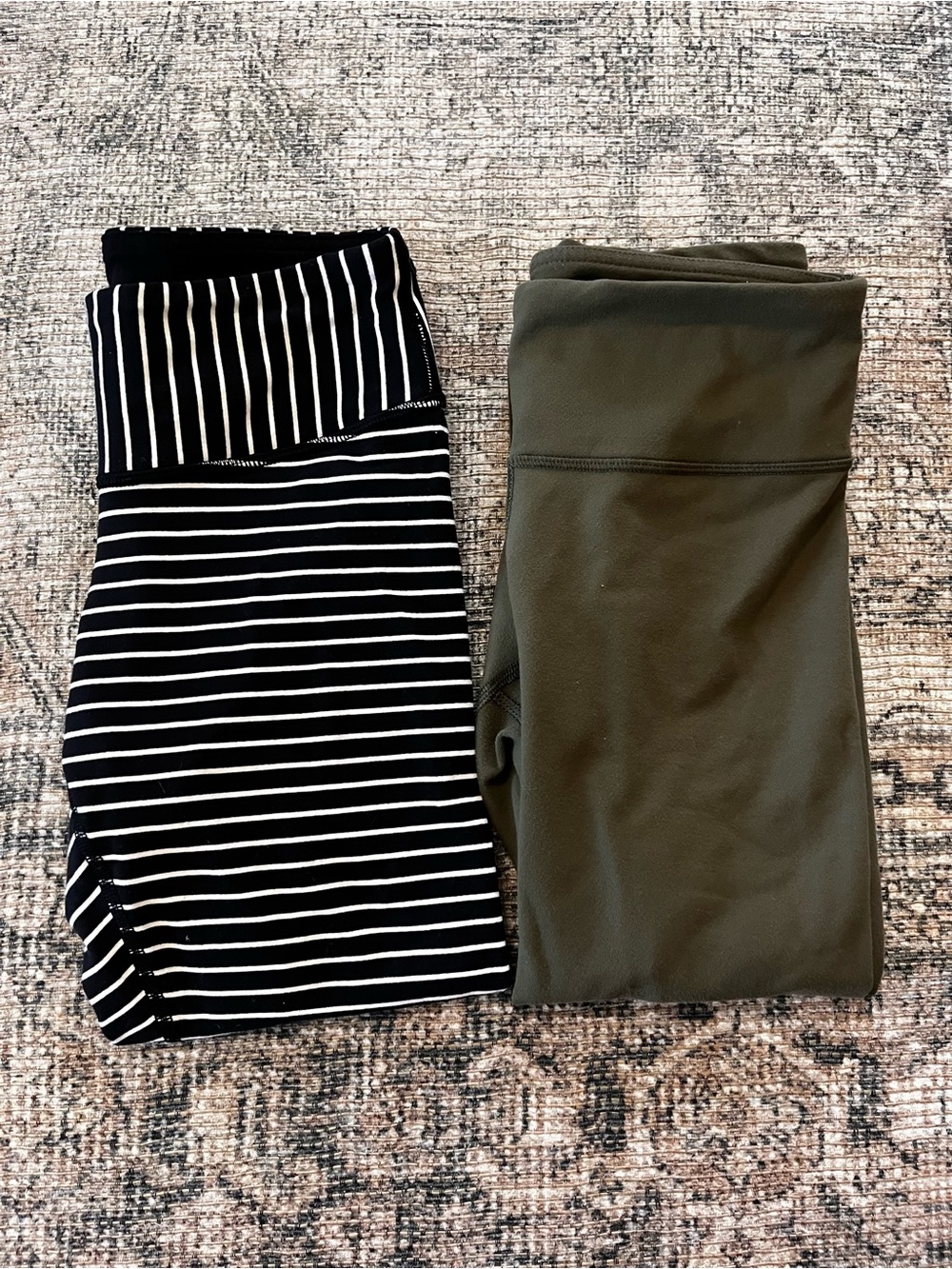 Lululemon lot of 2 Wunder under crop leggings green black white stripe size 4